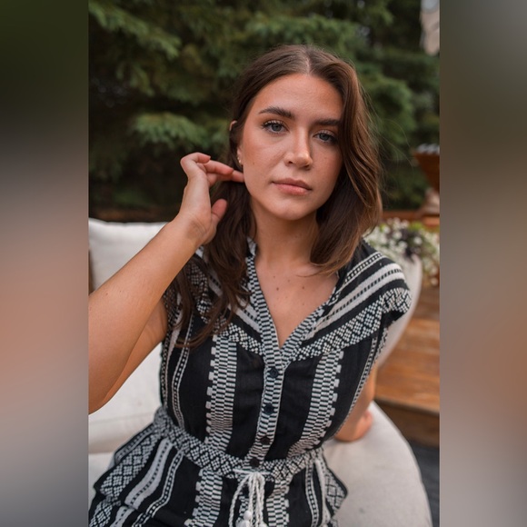 Elan The CJ Sleeveless Romper, Small, $89 - Picture 6 of 16